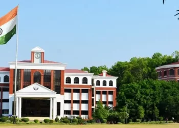 उपग्रह डाटा की सटीकता बढ़ाने के लिए ग्राफिक एरा में लगा विशेष रिफ्लेक्टर
