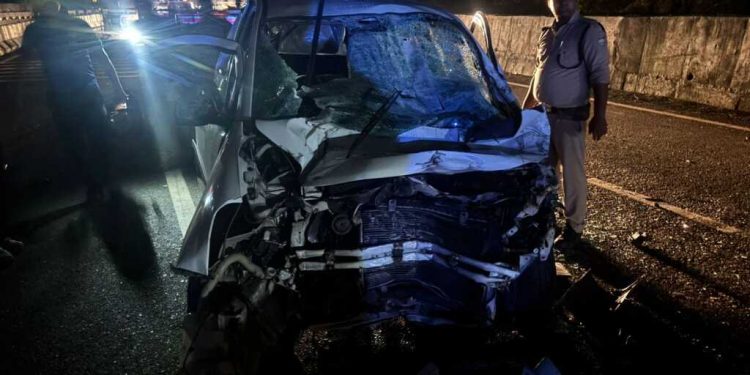 दुःखत:आसारोड़ी चेक पोस्ट के समीप भीषण हादसा..कार सवार 04 लोगों की दर्दनाक मौत..