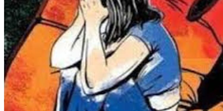 महिला पत्रकार को अश्लील वीडियो भेजने का आरोप, कांग्रेस ने आरोपी से किया किनारा और की सख्त कार्रवाई की मांग