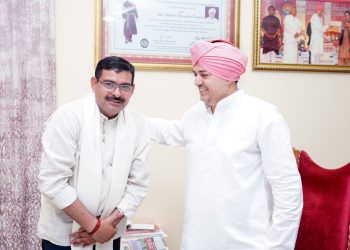 परमवीर चक्र विजेता योगेन्द्र सिंह यादव ने श्री दरबार साहिब में टेका माथा