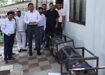 मा0 सीएम की प्रेरणा से आखिर डीएम जिले में ले ही आए आधुनिक लांग रेंज इमरजेंसी सायरन; आपदा परिचालन केन्द्र में किया परीक्षण