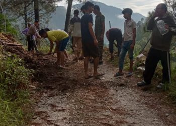 सड़क नहीं बनी तो नहीं देंगे वोट: टिहरी के गांव क्यारदा ने पंचायत चुनाव का किया बहिष्कार