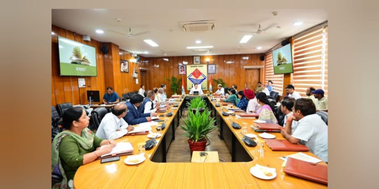 उत्तराखंड की लोकभाषाओं के संरक्षण को लेकर मुख्यमंत्री की अध्यक्षता में बैठक आयोजित,गढ़वाली, कुमाऊंनी, जौनसारी भाषाओं की डिजिटल उपलब्धता सुनिश्चित करने पर जो