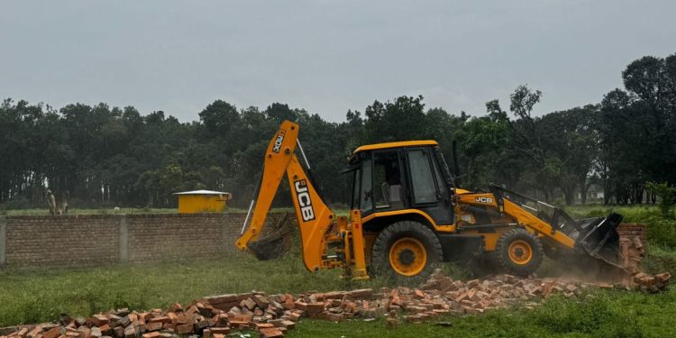 Big breaking: मसूरी देहरादून विकास प्राधिकरण का एक्शन, अवैध प्लाटिंग पर बुलडोजर, निर्माण सील