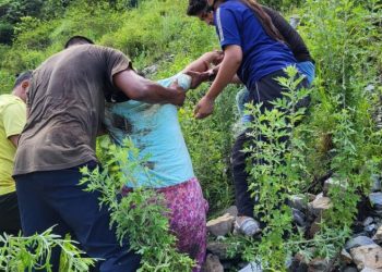 बिग ब्रेकिंग: रुद्रप्रयाग में यात्रियों से भरा टेंपो ट्रैवलर अलकनंदा में गिरा, 10 लापता, 02 की मौत