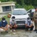 देर रात कार में कर रहे थे शोर-शराबा, पुलिस ने किया गिरफ्तार, यूनिवर्सिटी को भेजी गई रिपोर्ट