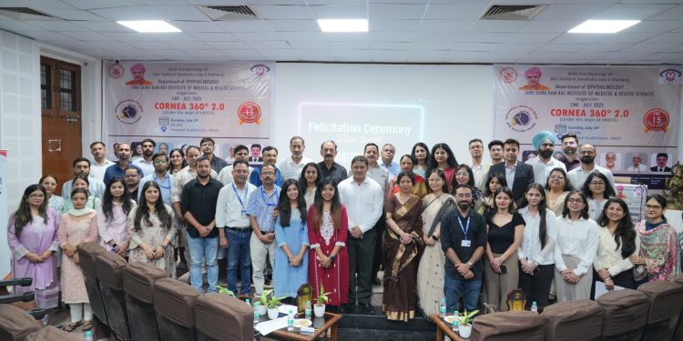 श्री महंत इन्दिरेश अस्पताल में विशेषज्ञ बोले रूमेटाॅइड रोगी काॅर्नियल अल्सर से आंखों को कैसे बचाएं