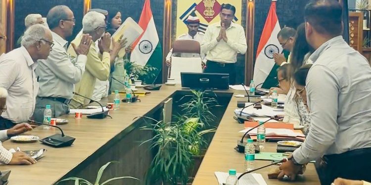 वन निगम की ढिलाई पर चला डीएम का डंडा, सेनानी सदन निर्माण को मिली रफ्तार