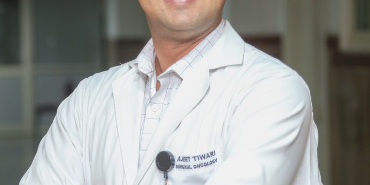 श्री महंत इन्दिरेश अस्पताल में स्टेज-3 एडवांस कोलन कैंसर की सफल सर्जरी