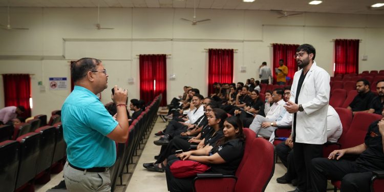 श्री गुरु राम राय इंस्टीट्यूट ऑफ मेडिकल एण्ड हैल्थ साइंसेज में इथिक्स एवम् गुड क्लीनिकल एवम् लैब प्रैक्टिस पर कार्यशाला