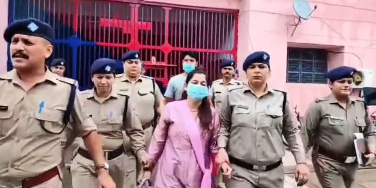 हरिद्वार से बड़ी खबर : नाबालिग बेटी के यौन शोषण मामले में पूर्व भाजपा नेत्री और उसके प्रेमी को पुलिस रिमांड पर भेजा गया