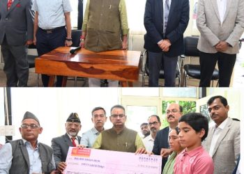 50 लाख की मदद पहुंची शहीद कर्मी के घर मंत्री गणेश जोशी ने पिता को सौंपा चैक