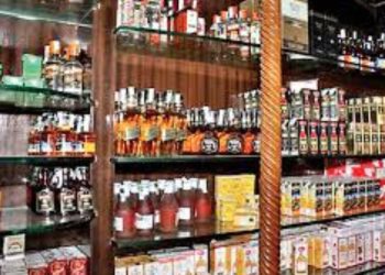 देहरादून का सर्कल बार विवादों में घिरा, भजन बजाकर शराब परोसने का आरोप