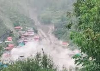दुखद : बादल फटने से भारी तबाही, धराली गांव में कुछ की मौत, 50 से ज्यादा लोग लापता
