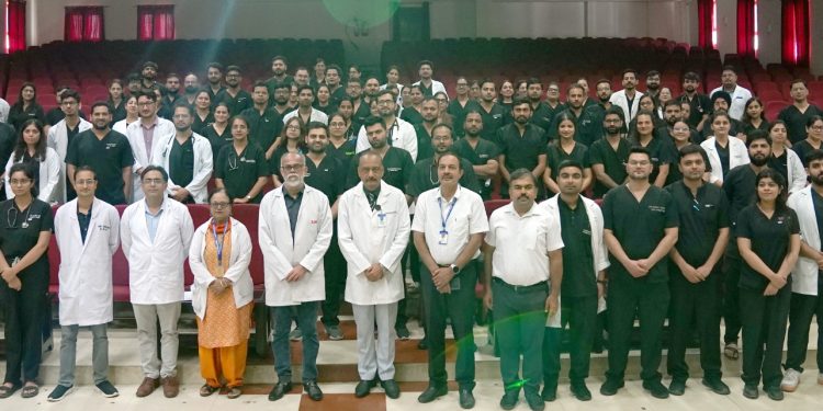 श्री महंत इन्दिरेश अस्पताल में सीपीआर कार्डियक लाइफ सपोर्ट पर कार्यशाला आयोजित