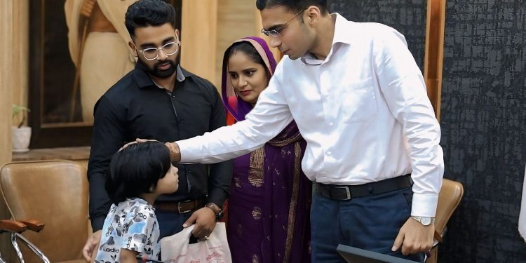 महज उम्रदराज होना ही लाचार बहु-बच्चों को बेघर करने का लाईसेंस नहीःडीएम