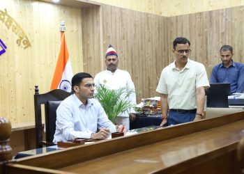 बड़ी खबर: नशेड़ी बेटों से परेशान विधवा मां, डीएम सविन बंसल ने गुंडा एक्ट में दर्ज किया केस