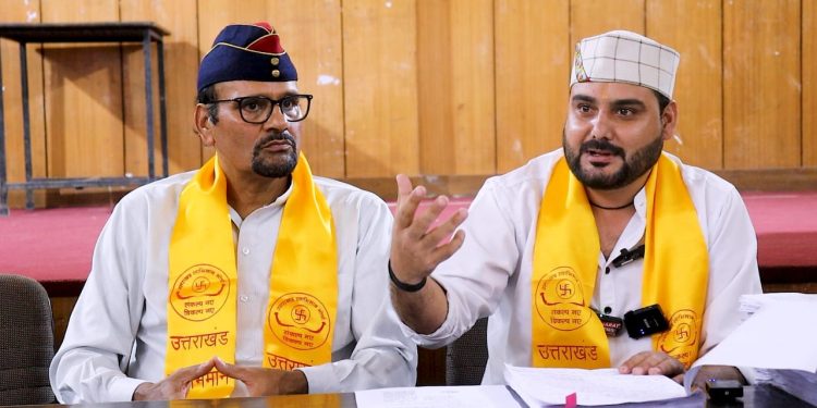 धामी सरकार पर खनन माफियाओं को फायदा पहुंचाने का आरोप, आरटीआई दस्तावेजों से बड़ा खुलासा