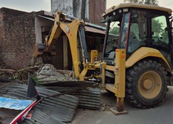 यूकेएसएसएससी पेपर लीक: मुख्य आरोपी खालिद की अवैध संपत्ति पर बुलडोज़र, सीएम धामी का सख्त संदेश