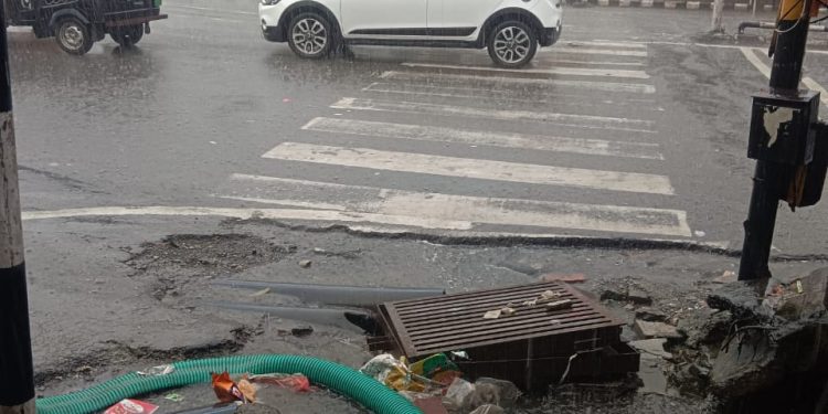 हर ब्लाक, तहसील में मौजूदा स्थिति पर प्रशासन की नजर, डीएम ले रहे पल पल का अपडेट