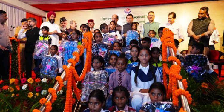 राज्य का पहला आधुनिक इंटेंसिव केयर सेंटर; भिक्षा से शिक्षा की ओर, जिला प्रशासन की सराहनीय पहल