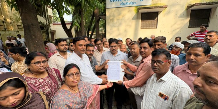 40 लाख शिक्षक परिवारों को भुखमरी एवं बेघर होने से बचाने के लिए करना होगा कानून में संशोधन-परिषदीय शिक्षक