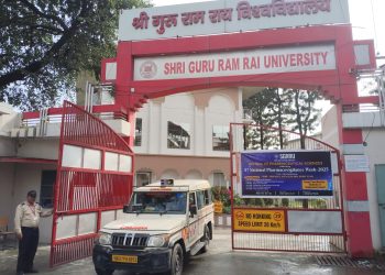 दवाईयां-मेडिकल सहायता लेकर सहस्त्रधारा पहुँची एसजीआरआर यूनिवर्सिटी एवम श्री महंत इन्दिरेश अस्पताल की टीम