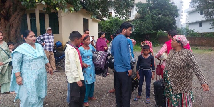 DM सविन बंसल की पहल: आपदा प्रभावित परिवारों को मिले अच्छे होटल और गुणवत्तापूर्ण सुविधाएं