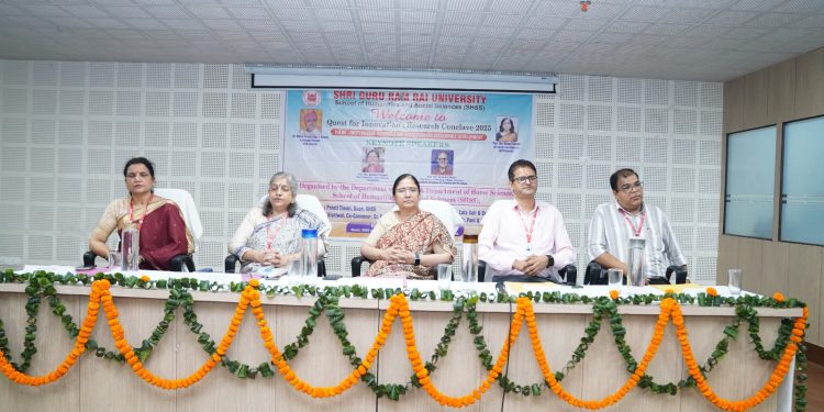 एसजीआरआरयू में रिसर्च कांक्लेव 2025 का आयोजन : नवाचार और सतत विकास का उत्सव