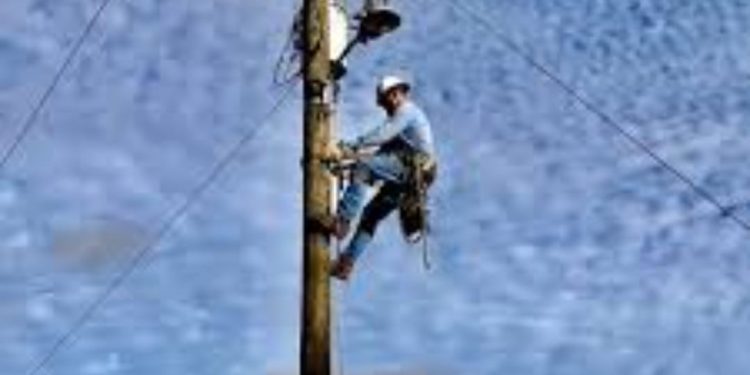 विकट आपदाग्रस्त फुलेत क्षेत्र में डीएम के दौरे का असर; छमरोली तक छोटे वाहन आवागमन हेतु बहाल