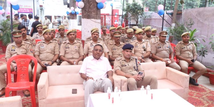 सेल्फी प्वाइंट बनाकर एवं महिलाओं को जागरुक कर मिशन शक्ति 5.0 का किया गया शुभारंभ