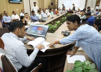 जनदर्शन में बढ़े भरण-पोषण और ऋण माफी के मामले, डीएम सविन बंसल ने दिए सख्त निर्देश