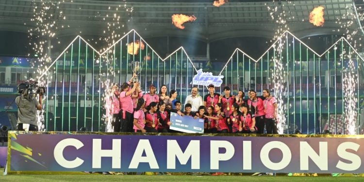 फाइनल में टिहरी क्वींस का जलवा, पहली बार महिला यूपीएल ट्रॉफी पर कब्जा
