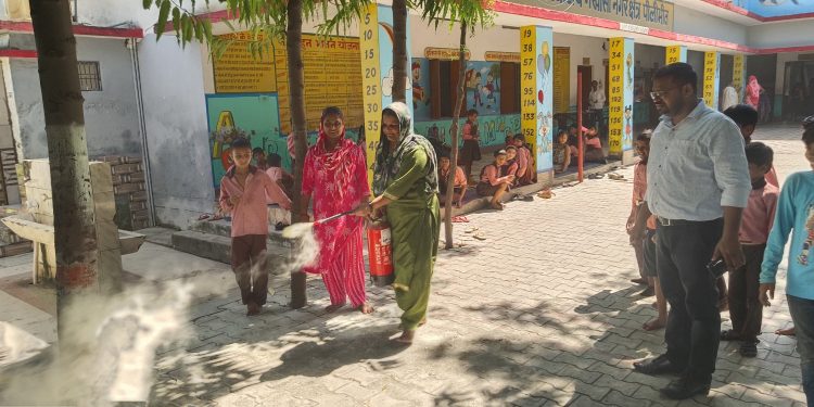 खाना पकाते समय आग लगने पर आग को कैसे करें काबू-सुनील कुमार