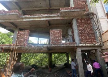 देहरादून में बुलडोजर एक्शन: ट्रांसपोर्ट नगर से हटाया अतिक्रमण, कई निर्माण सील