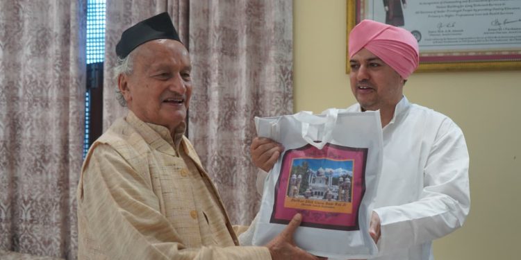 पूर्व मुख्यमंत्री उत्तराखण्ड एवम् महाराष्ट्र के पूर्व गर्वनर भगत सिंह कोश्यारी ने श्री दरबार साहिब में टेका मत्था
