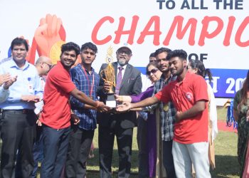 एस जी आर आर यू खेलोत्सव-2025 में स्कूल ऑफ़ ह्यूमैनिटीज एण्ड सोशल साइंसेज़ ओवरऑल चैम्पियन