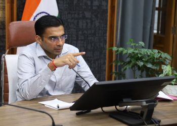 तैस में आकर लहराया शस्त्र; डीएम ने किया पुनीत अग्रवाल का शस्त्र जब्त; लाइसेंस निलम्बित