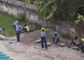 गलत मंशा से वायरल हुआ वीडियो, वर्षों की सेवा पर सवाल उठाना दुखद”—प्रधानाध्यापिका अंजू मनादुली