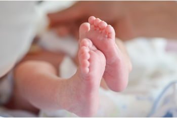 Crime news: पारिवारिक विवाद में नेपाली श्रमिक ने मासूम को खाई में फेंककर की हत्या