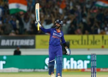 रोमांचक क्रिकेट मुकाबले में भारत ने दी पाकिस्तान को करारी शिकस्त