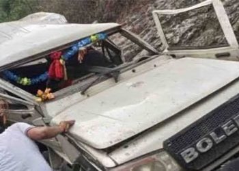 दुखद : चमोली नारायणबगड़ में दर्दनाक सड़क हादसा, वाहन खाई में गिरा; चालक की मौत, तीन घायल