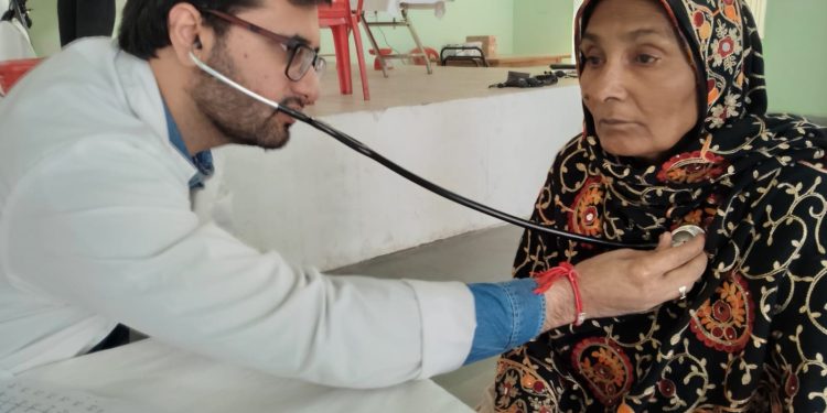 श्री महंत इन्दिरेश अस्पताल ने हज हाउस   पिरान कलियर में लगाया शिविर