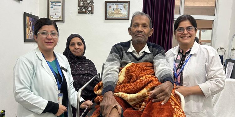 श्री महंत इन्दिरेश अस्पताल में माइक्रोसर्जरी द्वारा सफल इलाज