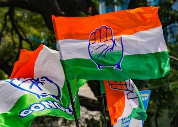 ब्रेकिंग : कांग्रेस के दो दर्जन पार्षदों ने दिया एक साथ इस्तीफ़ा, मचा हड़कंप