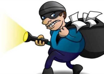 पौड़ी : शादी में गया था परिवार,पीछे से चोरों ने किया हाथ साफ अब पुलिस पूछ रही उल्टे सवाल — न्याय की डोर महिला आयोग के भरोसे