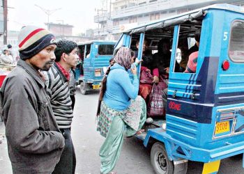 उत्तराखंड : यहां महिला पुलिस कर्मी को विक्रम चालक ने किया कुचलने का प्रयास, मुकदमा दर्ज