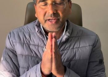 बिजली कटौती से परेशान विधायक ने काटा अधिकारियों का कनेक्शन 