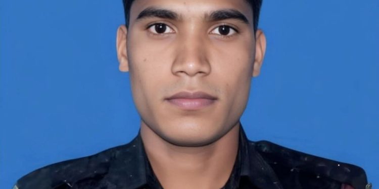 शहीद गजेंद्र सिंह गढ़िया ( फाइल फोटो)