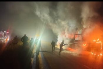 तड़के सुबह देहरादून बस में लगी आग, मची चीख पुकार